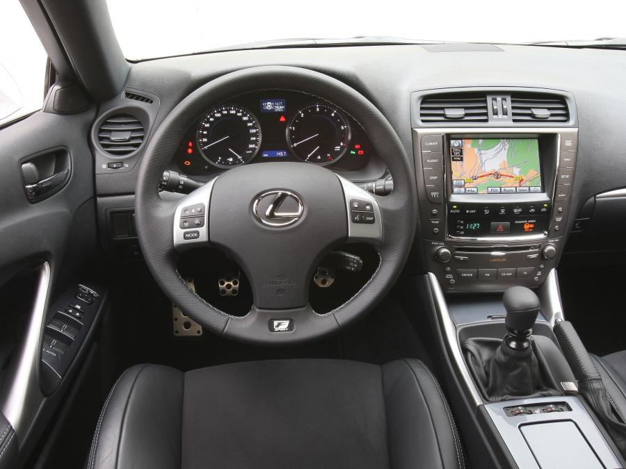  Lexus IS220d F-Sport 2010 года  (EU) (фото 3 из 7)